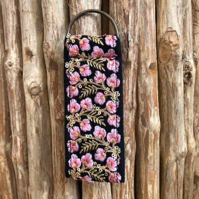 Porte-cls bracelet bohme en tissu indien noir rose dor